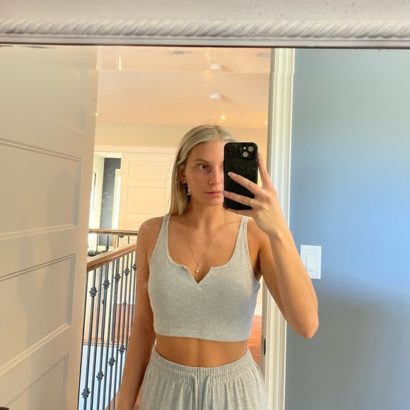 Aritzia TNA Waffle Knit Tank Top! Great Quality! - Picture 1 of 3